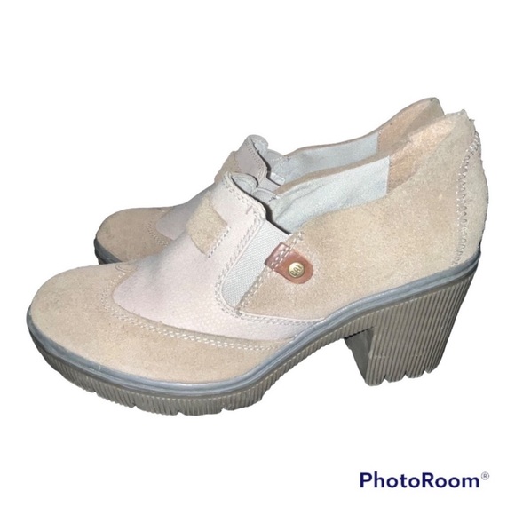 CAT Caterpillar Tan Suede Lug Sole Shoes - Picture 3 of 15